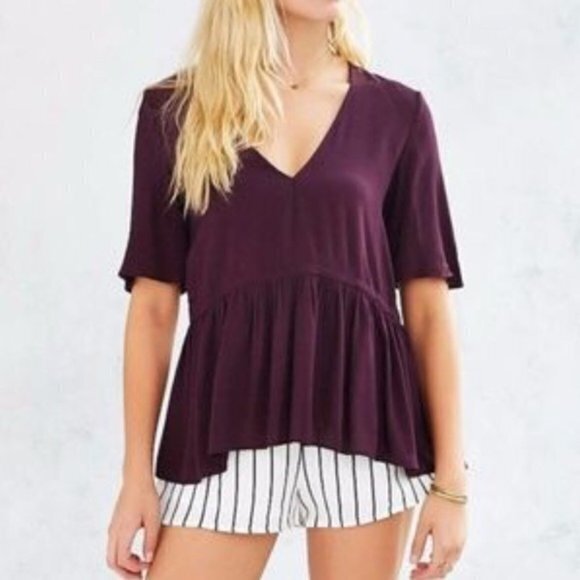 Urban Outfitters Kimchi Blue Peplum Blouse‎ Top Womens Size L Purple Open Back - Picture 1 of 8